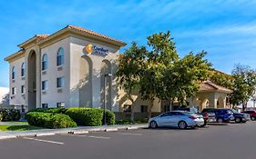 Comfort Inn & Suites Phoenix North - Deer Valley